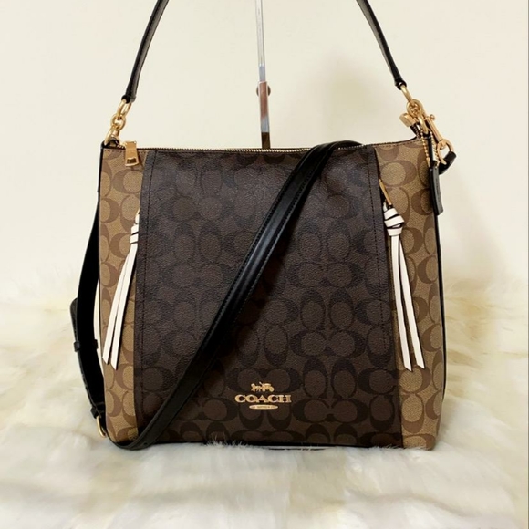 marlon hobo in blocked signature canvas